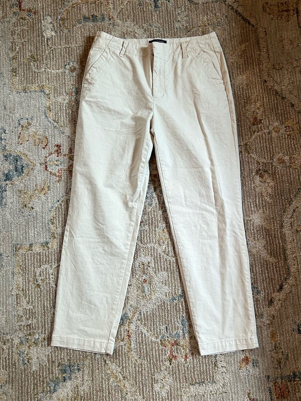 Banana Republic Cropped Ankle Pants in Cream